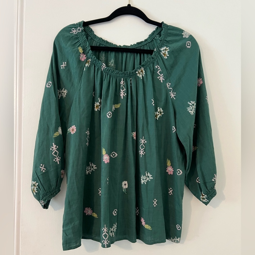 Green Women's flowered top size L (A120)